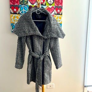 Mo-Ka by Santa Fe fall/winter jacket size Medium black and white.